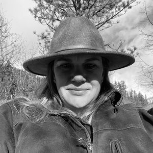 Meet your Posher, Carrie